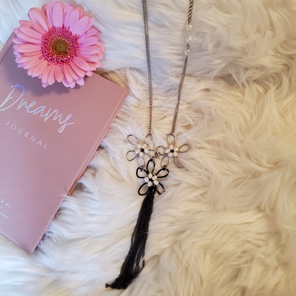 Beautiful Long Necklaces Bundle (All 3 Necklaces included) - Picture 3 of 7